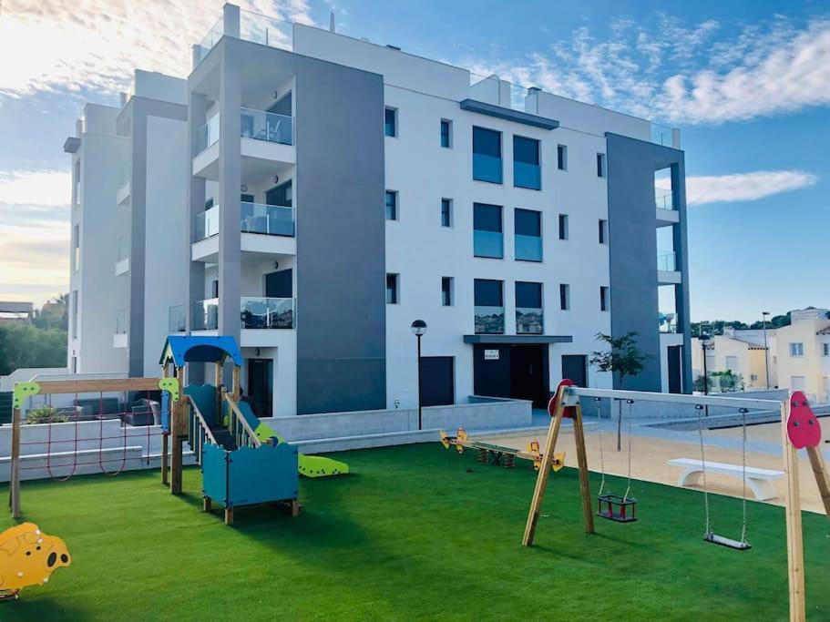 Villamartin Spacious Modern Flat -3 Pools Jacuzzi Tennis Golf Alicante