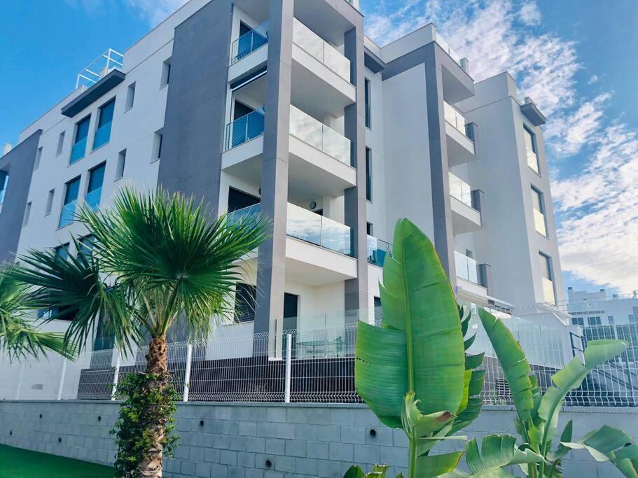 Villamartin Spacious Modern Flat -3 Pools Jacuzzi Tennis Golf Appartement
