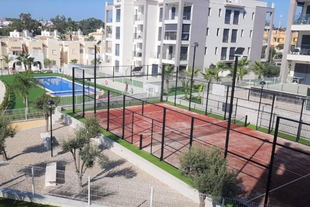 Villamartin Spacious Modern Flat -3 Pools Jacuzzi Tennis Golf * Alicante