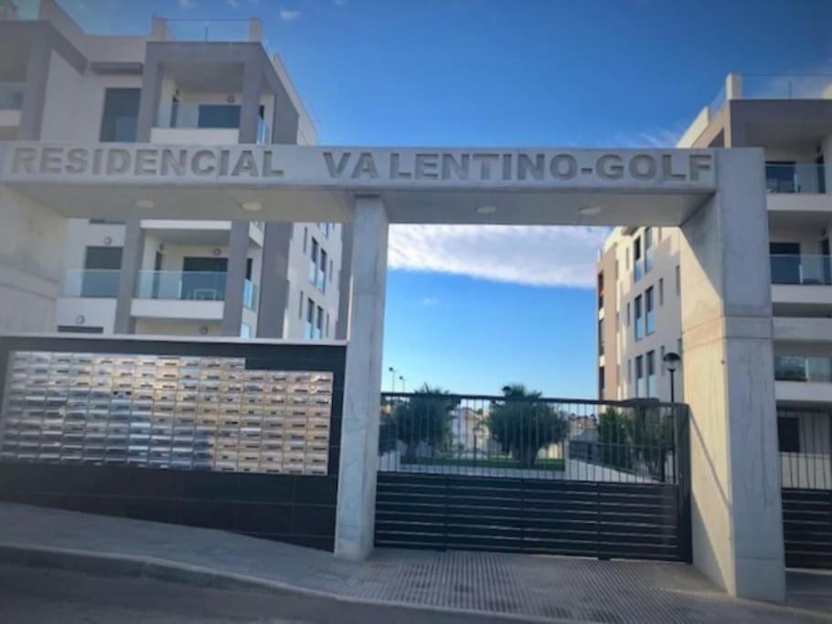 Villamartin Spacious Modern Flat -3 Pools Jacuzzi Tennis Golf Appartement *