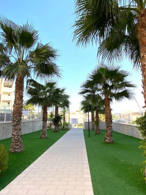 Villamartin Spacious Modern Flat -3 Pools Jacuzzi Tennis Golf Alicante
