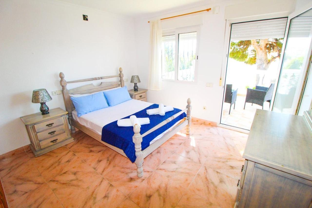 Huvilat Beachside Villa: Mediterranean Retreat Near *