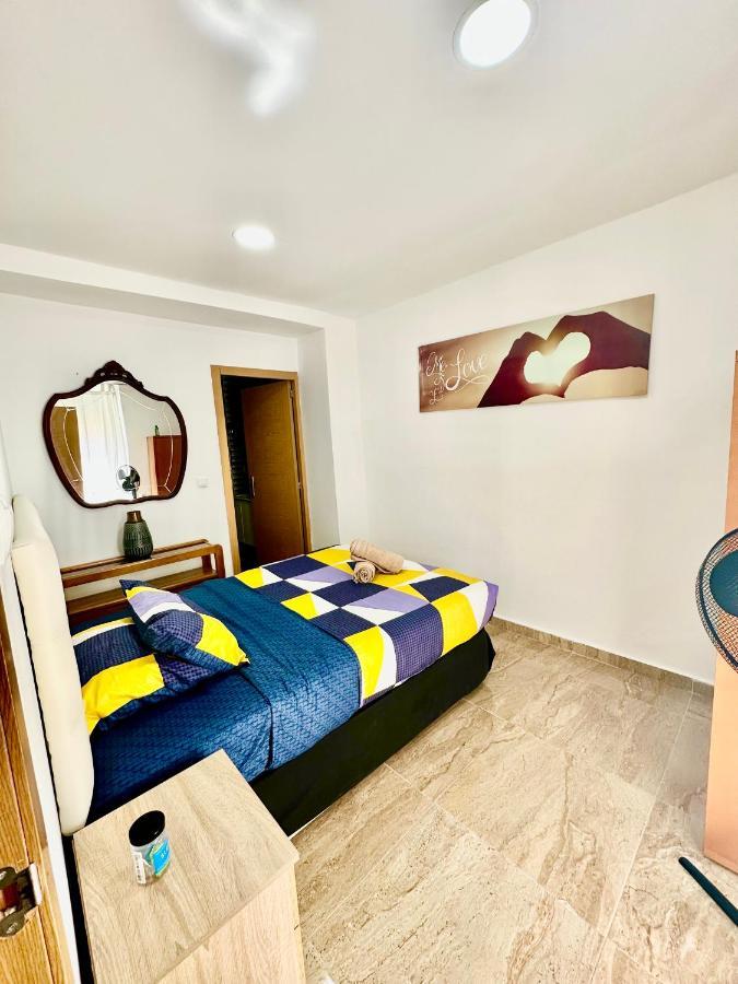 Del Ayuntamiento Apartamento *
