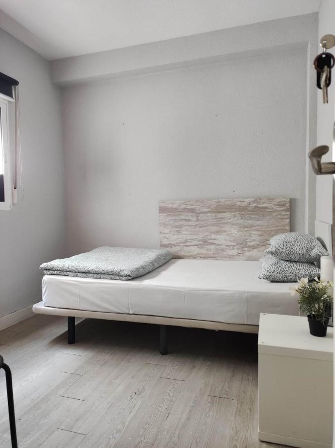 Hospedagem domiciliar 38 - Habitacion En Piso Alicante