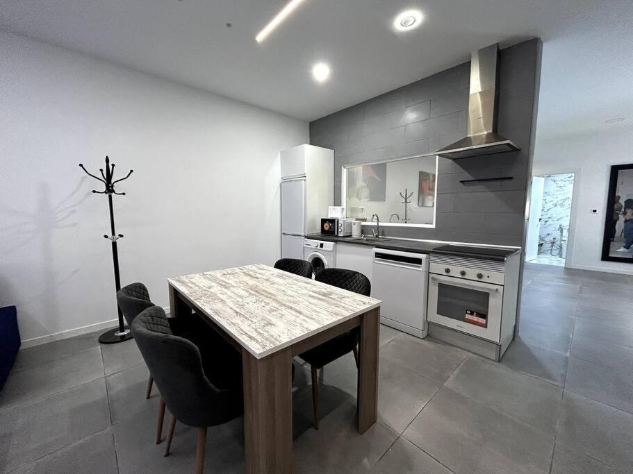 Huoneisto Hall Loft 200m Playa 4 Pers