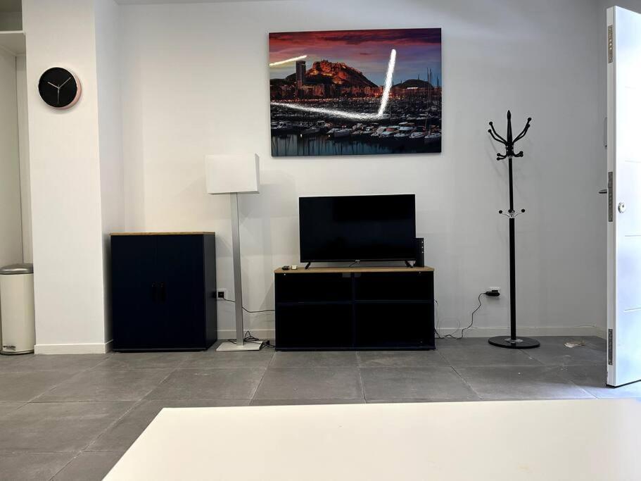 Hall Loft 200m Playa 4 Pers Huoneisto