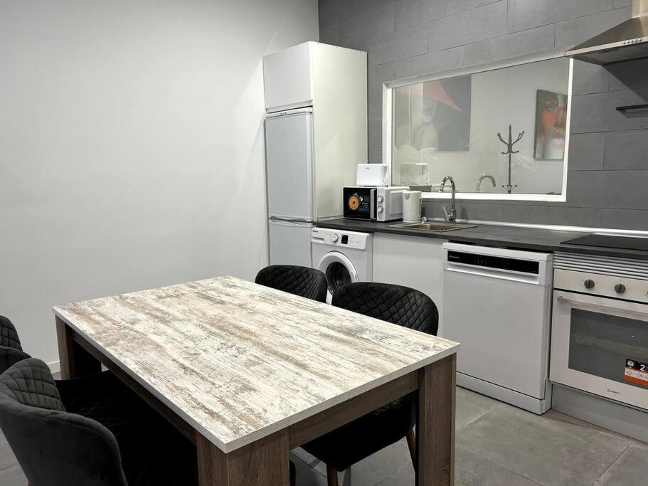 Huoneisto Hall Loft 200m Playa 4 Pers *