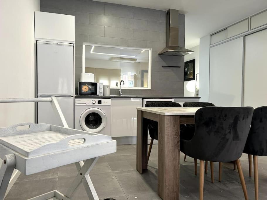 Hall Loft 200m Playa 4 Pers Huoneisto Alicante