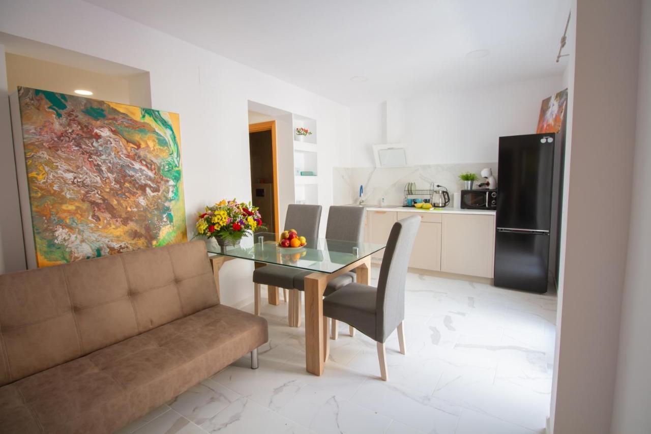 Art Apartment *