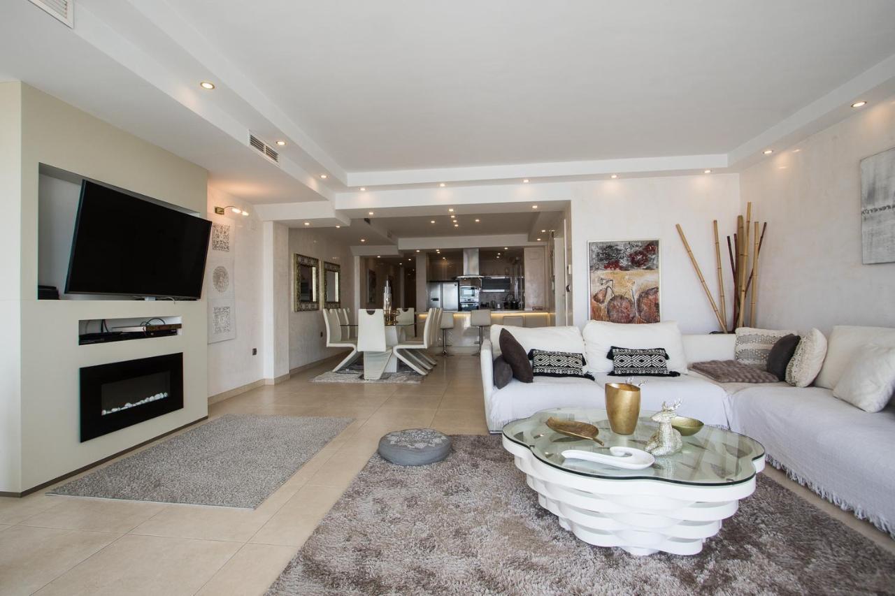 First Line Luxury Apartment Alicante