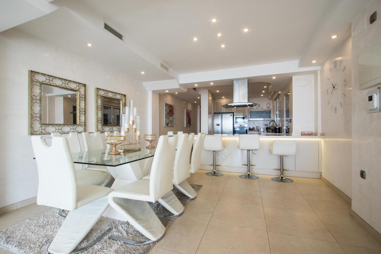 First Line Luxury Apartment *