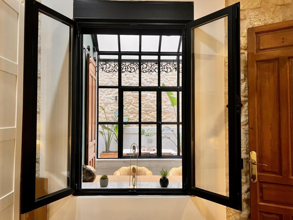 A Charming Stand And Flat In Apartamento Alicante