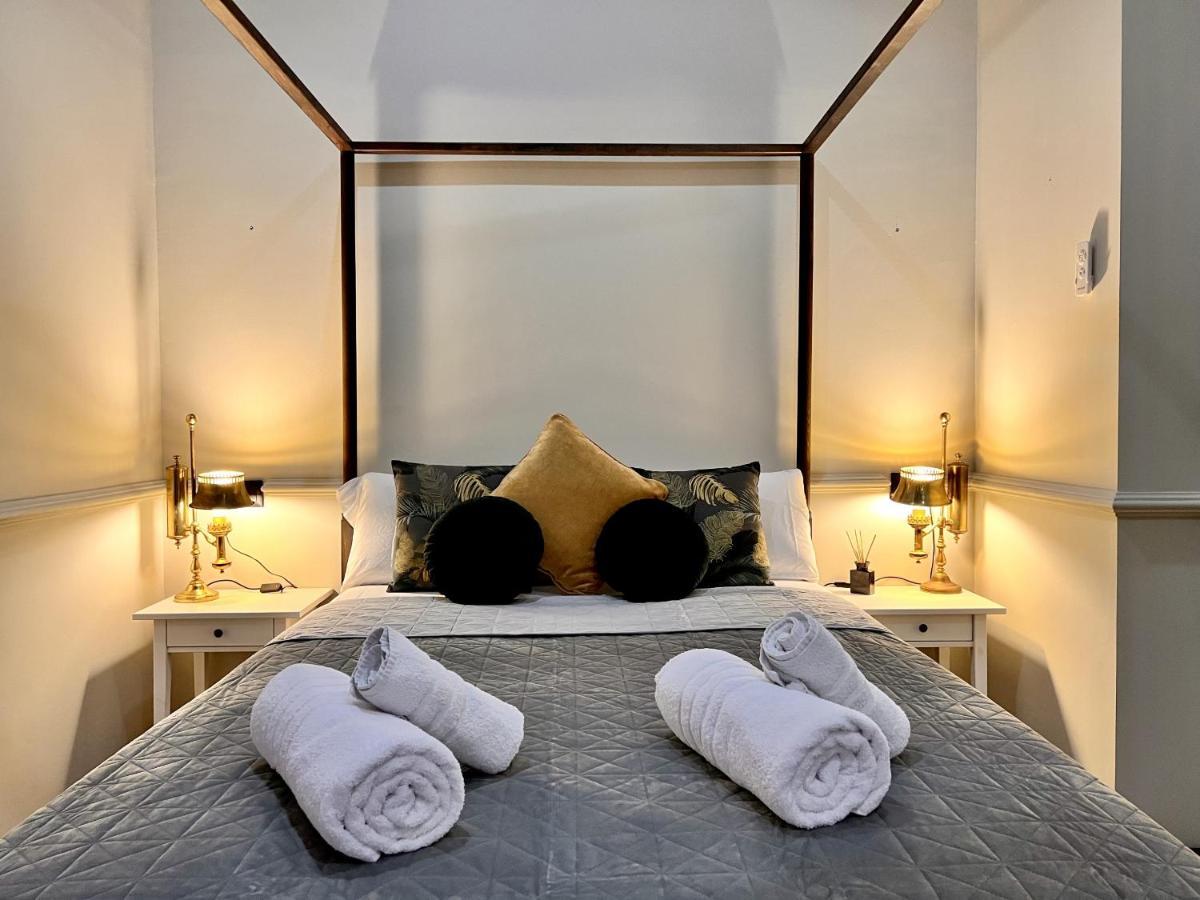 Apartamento A Charming Stand And Flat In