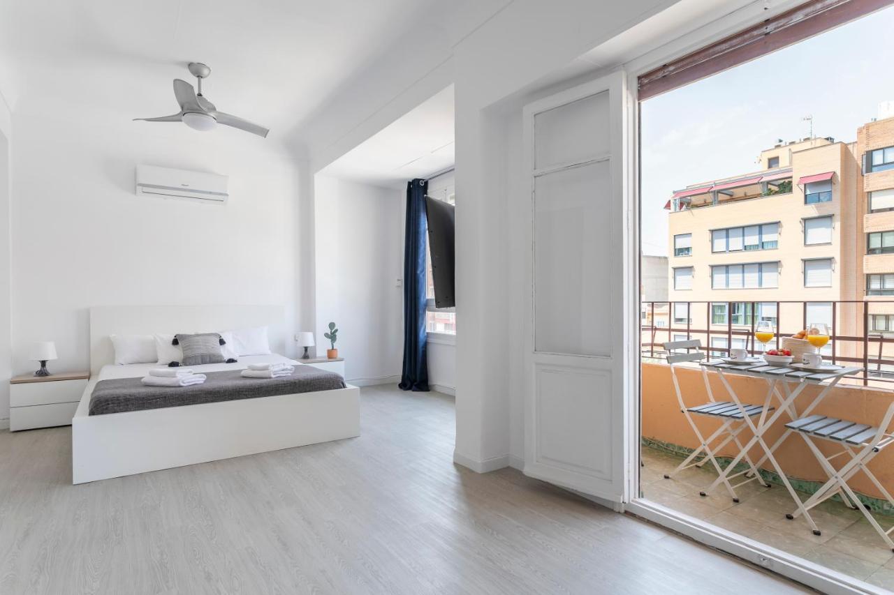 Charming Room With Private Bathroom Homestay Alicante