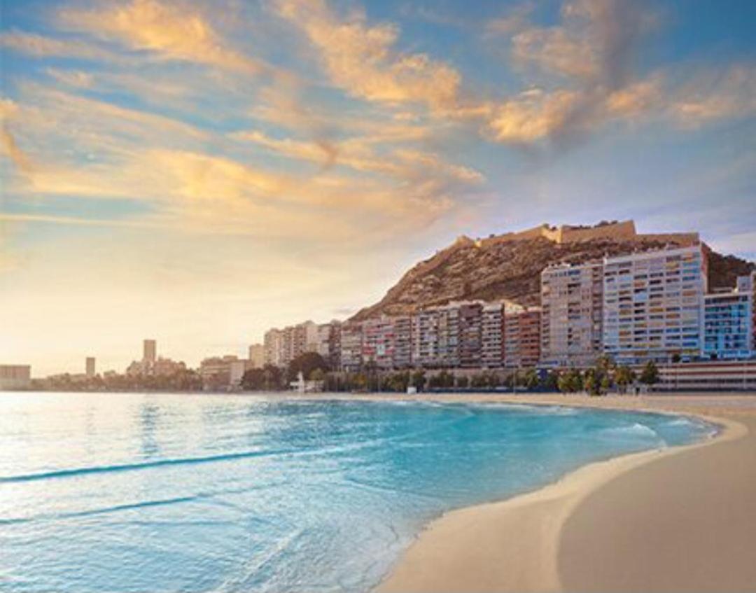 The Train Office Estudio 01 Appartement Alicante