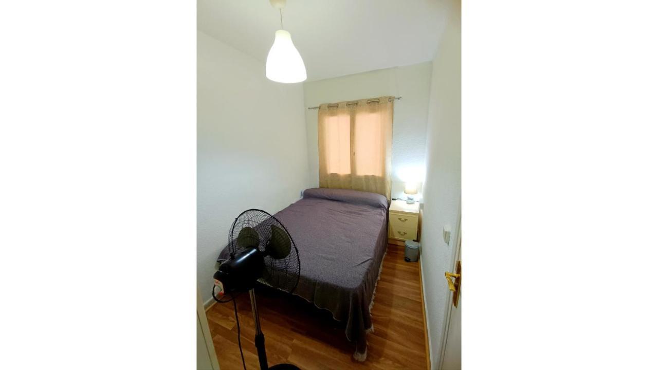 Habitacion Cama Grande Doble 150 X190 Con Smart Tv Alicante