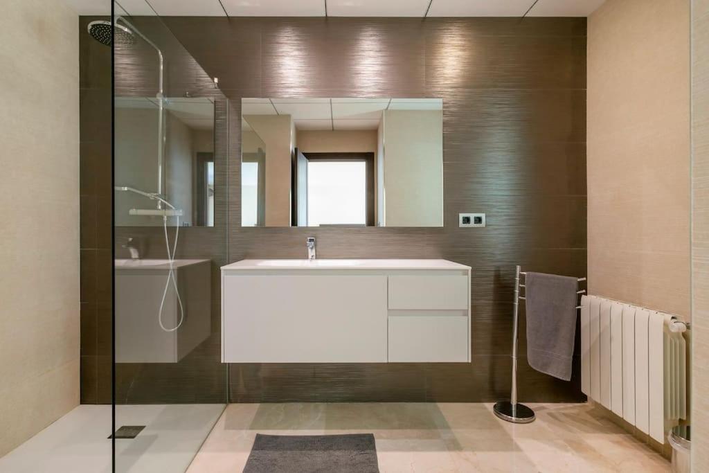 Irene: Beachfront Luxury With Sea Views And Private Pool Villa