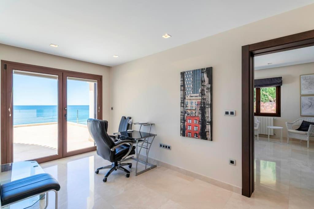 Irene: Beachfront Luxury With Sea Views And Private Pool *