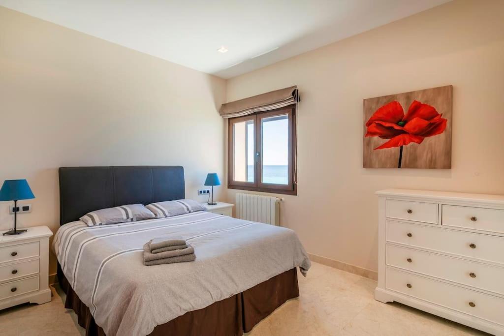 Irene: Beachfront Luxury With Sea Views And Private Pool *