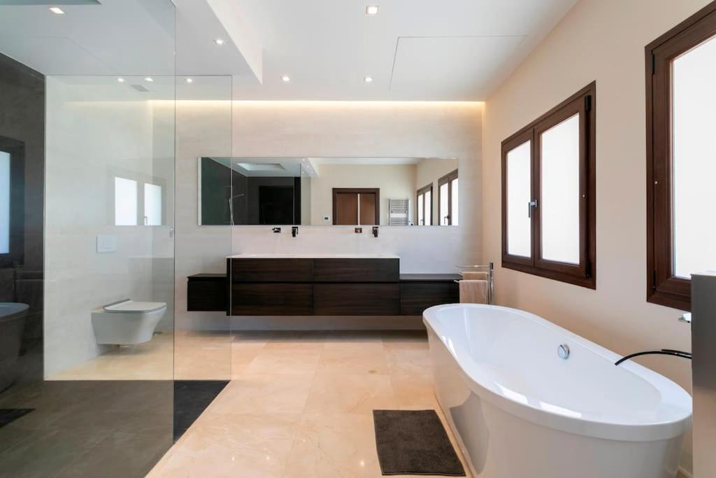 Irene: Beachfront Luxury With Sea Views And Private Pool *