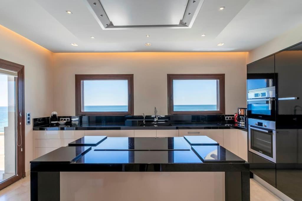 Irene: Beachfront Luxury With Sea Views And Private Pool Alicante