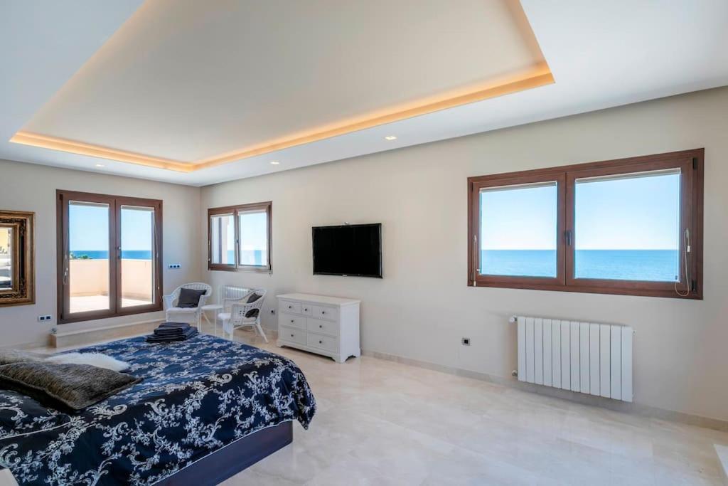 Irene: Beachfront Luxury With Sea Views And Private Pool * Alicante