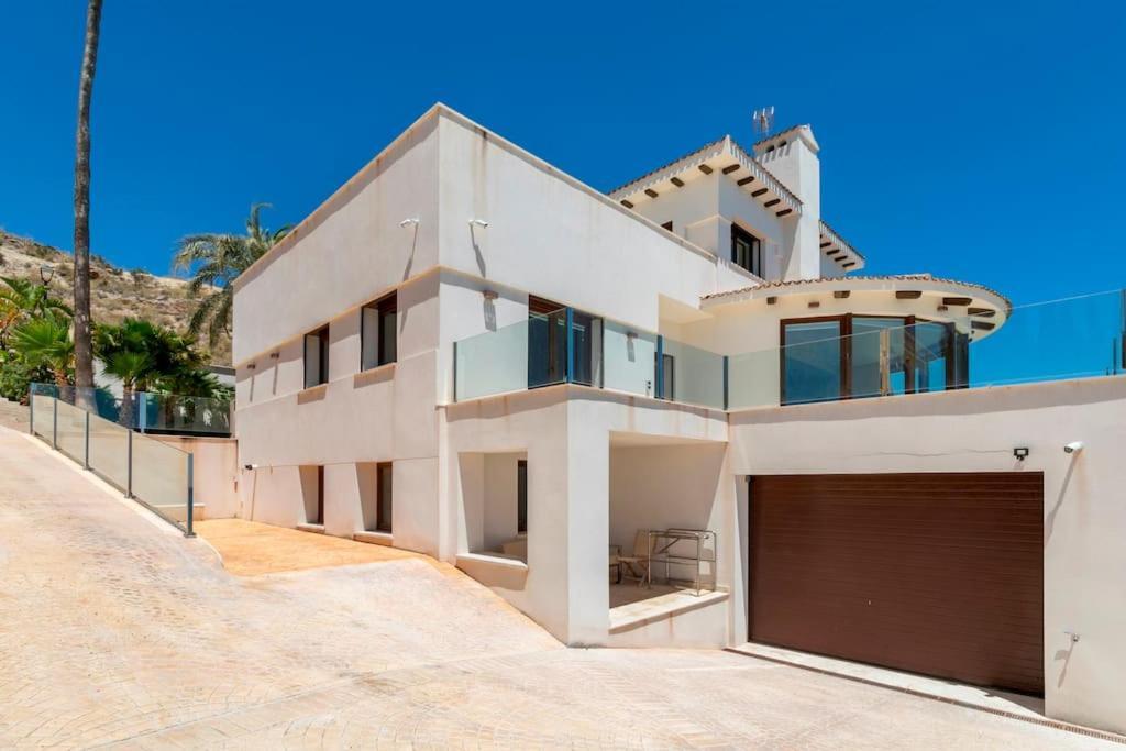 Irene: Beachfront Luxury With Sea Views And Private Pool Alicante