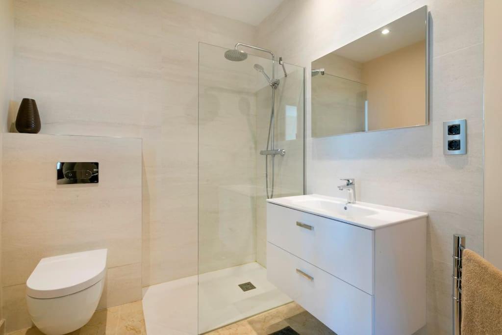 Villa Irene: Beachfront Luxury With Sea Views And Private Pool Alicante