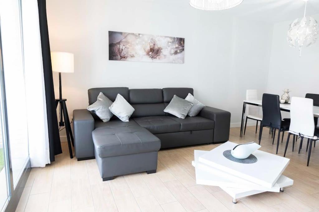 Apartamento Modern Apartment, Pool & Air Con, San Juan Playa *