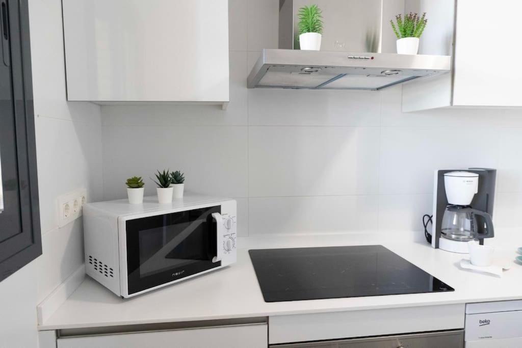 Modern Apartment, Pool & Air Con, San Juan Playa