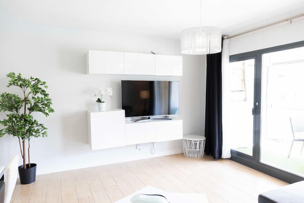 Modern Apartment, Pool & Air Con, San Juan Playa Apartamento *