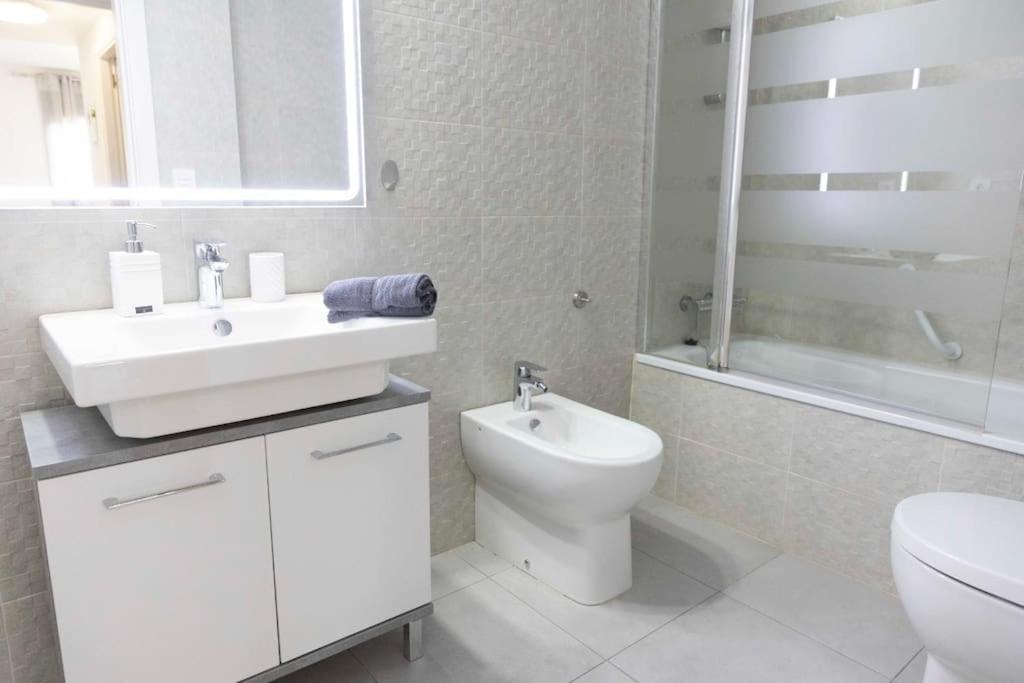 Modern Apartment, Pool & Air Con, San Juan Playa Apartamento *