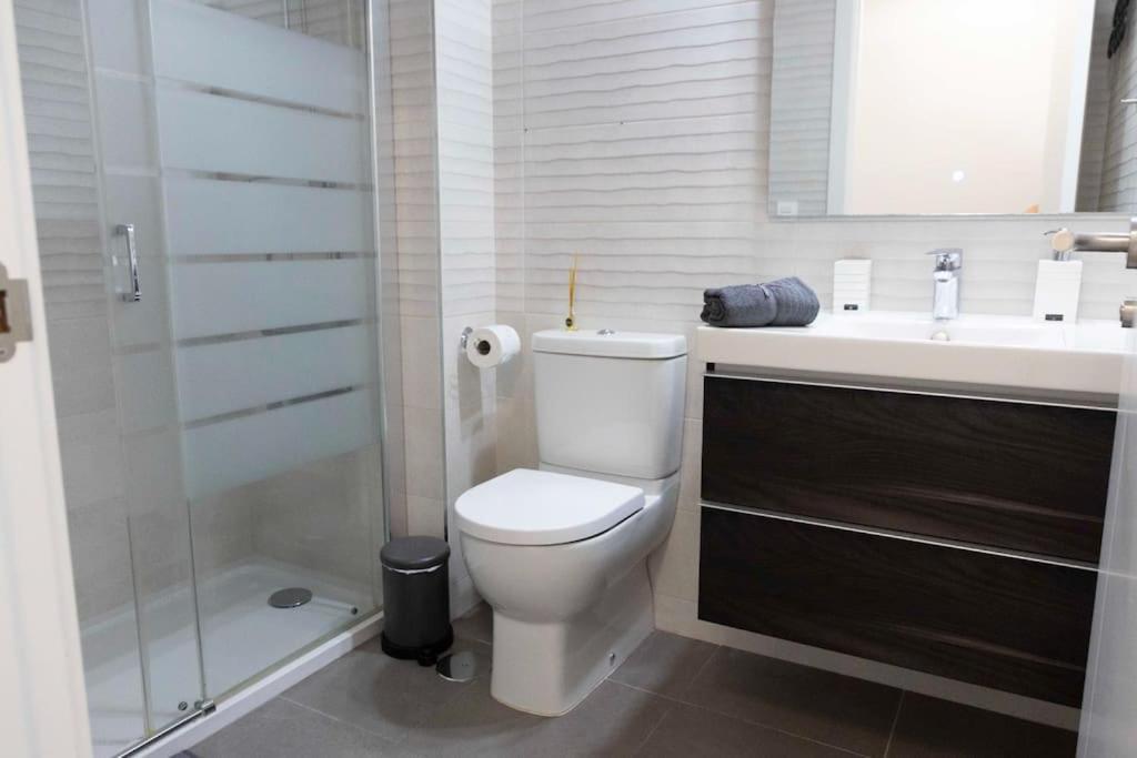 Modern Apartment, Pool & Air Con, San Juan Playa Alicante