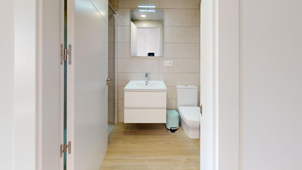 Colorful Penthouse Center 5c