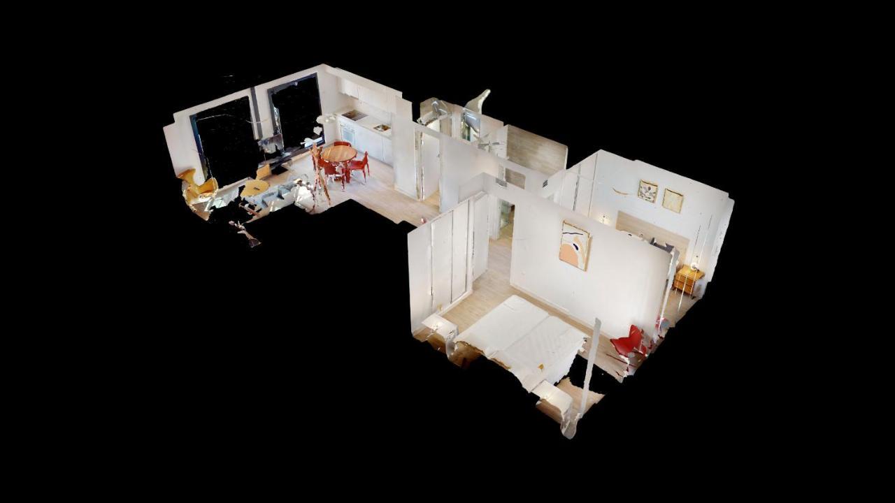 Colorful Penthouse Center 5c *