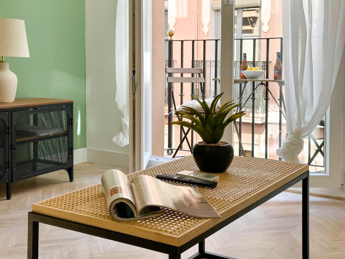 Elegante A Unos Pasos De La Rambla. Apartment *