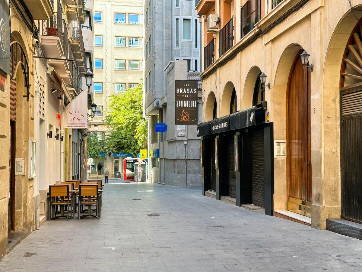 Elegante A Unos Pasos De La Rambla. Apartment *