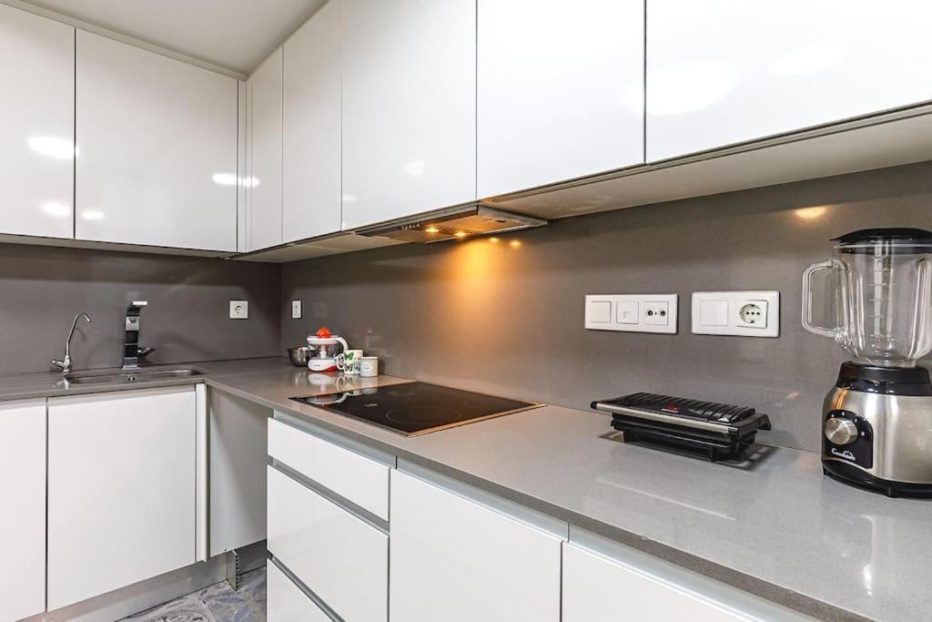 Moderno Apartamento Con Ac En Lorenzo Casanova *
