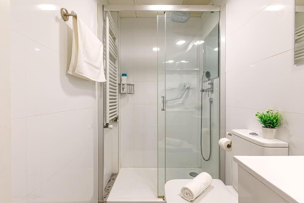 Moderno Apartamento Con Ac En Lorenzo Casanova Alicante
