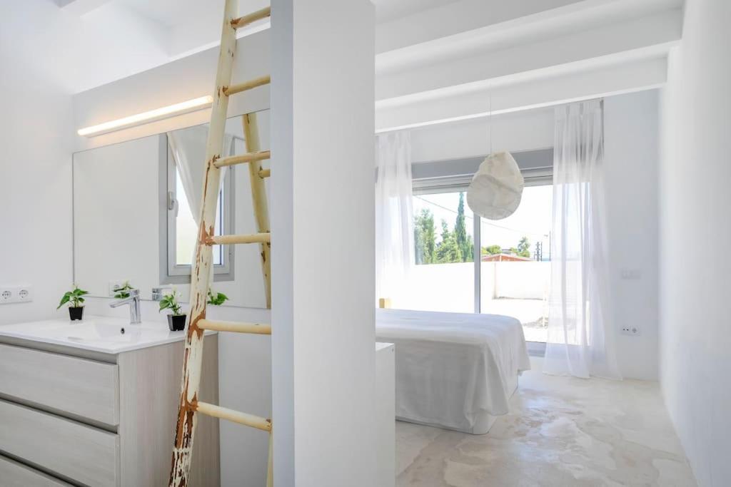 Casa de férias Paloma With Private Pool, Located 350m To The Sea And Tram Station! *
