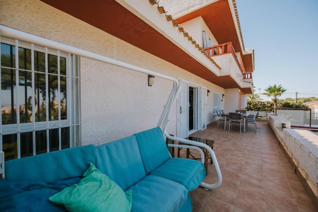 Exclusiva Balcon Rosa Mirando A Torrevieja Villa Alicante