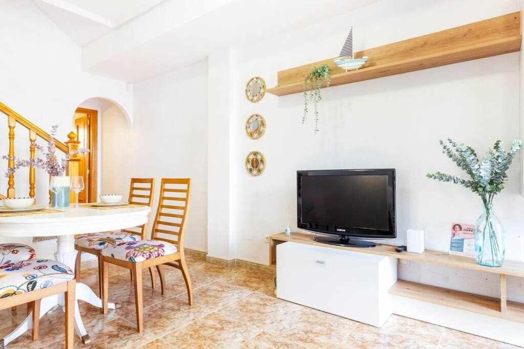 Casa Pink Punta Prima Alicante