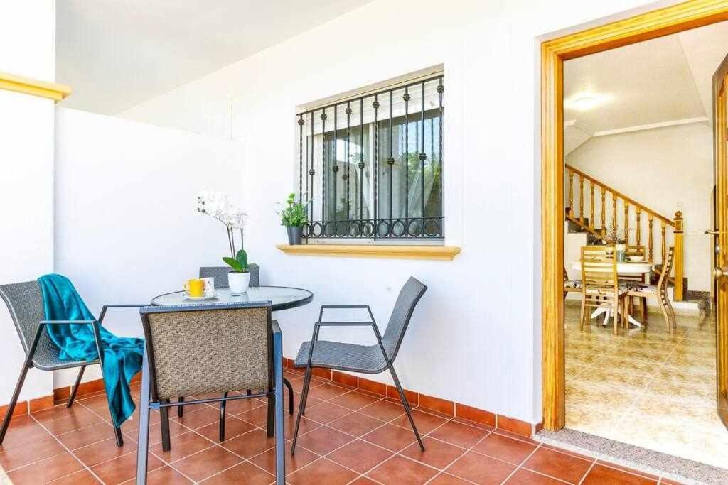 Casa Pink Punta Prima Apartamento *