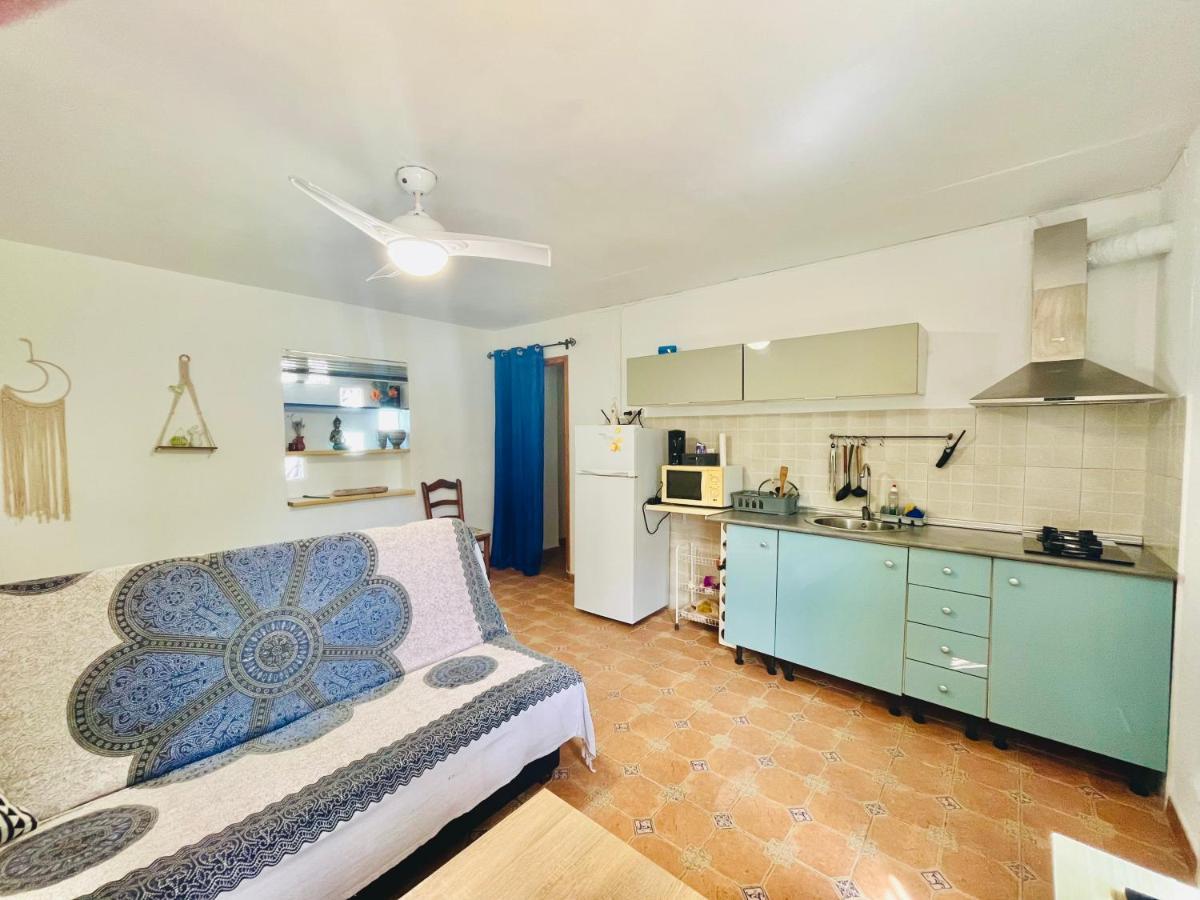 Casa de férias Estudio Adosado Con Jardin Y Parking Privado