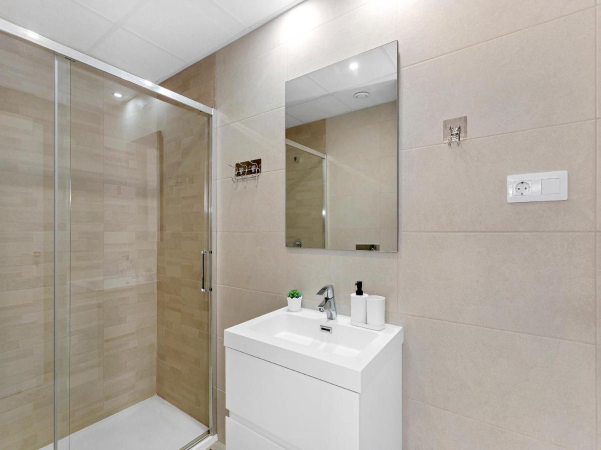 Huoneisto Lovely First Floor Apartment, Heating Pool ! Alicante