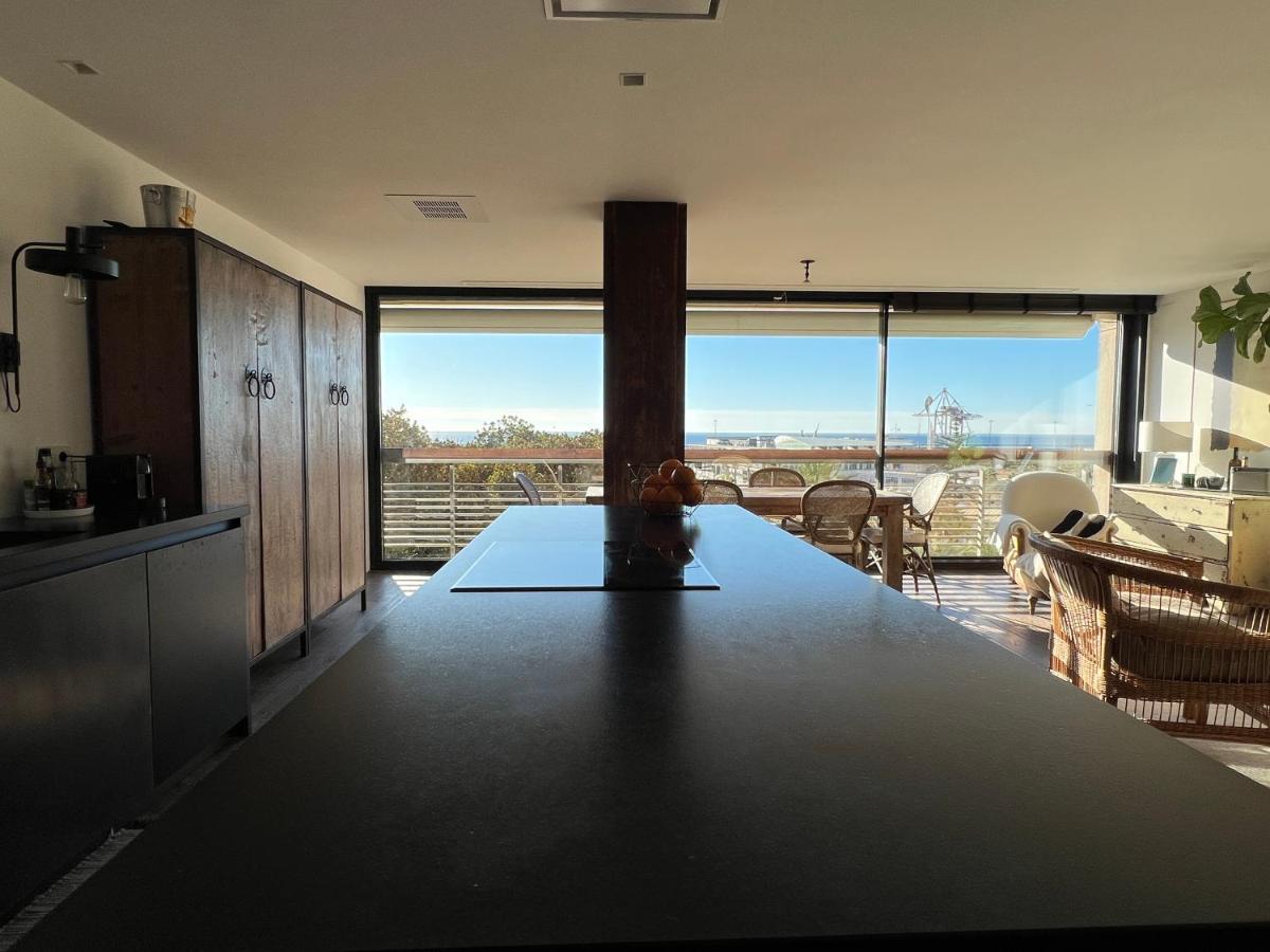 Luxury Apartment *