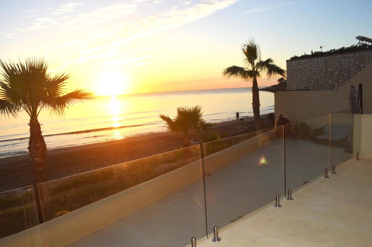 Maravilloso Amanecer Cabo A Pie De Playa Y Mar En Roquetes