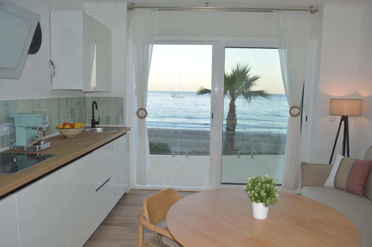 Excepcional Amanecer Al Borde De Playa Y Mar, En Roquetes Alicante
