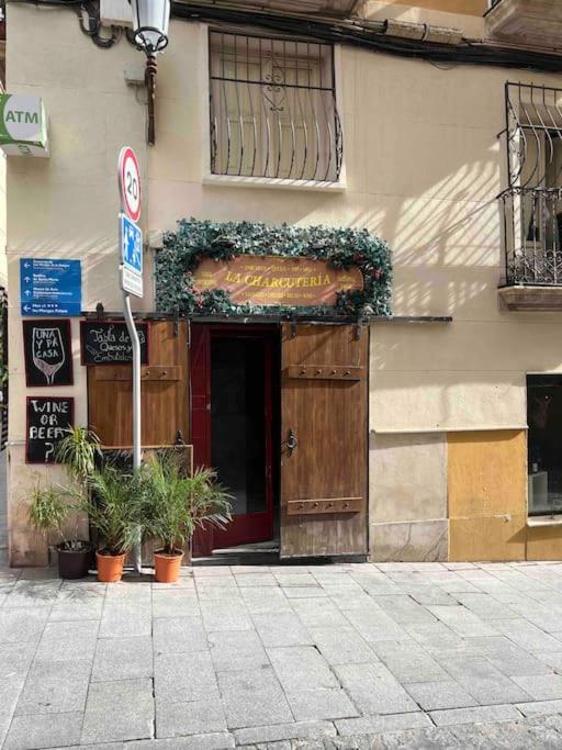 Apartment Charming & Spacious In Historic Centre & Short Walk To *
