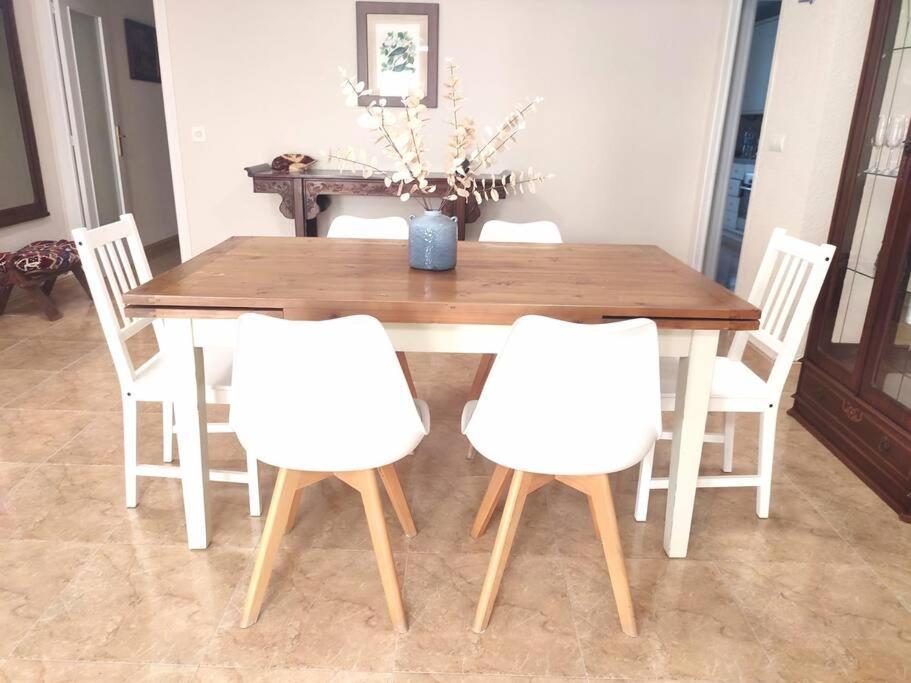 Charming & Spacious In Historic Centre & Short Walk To